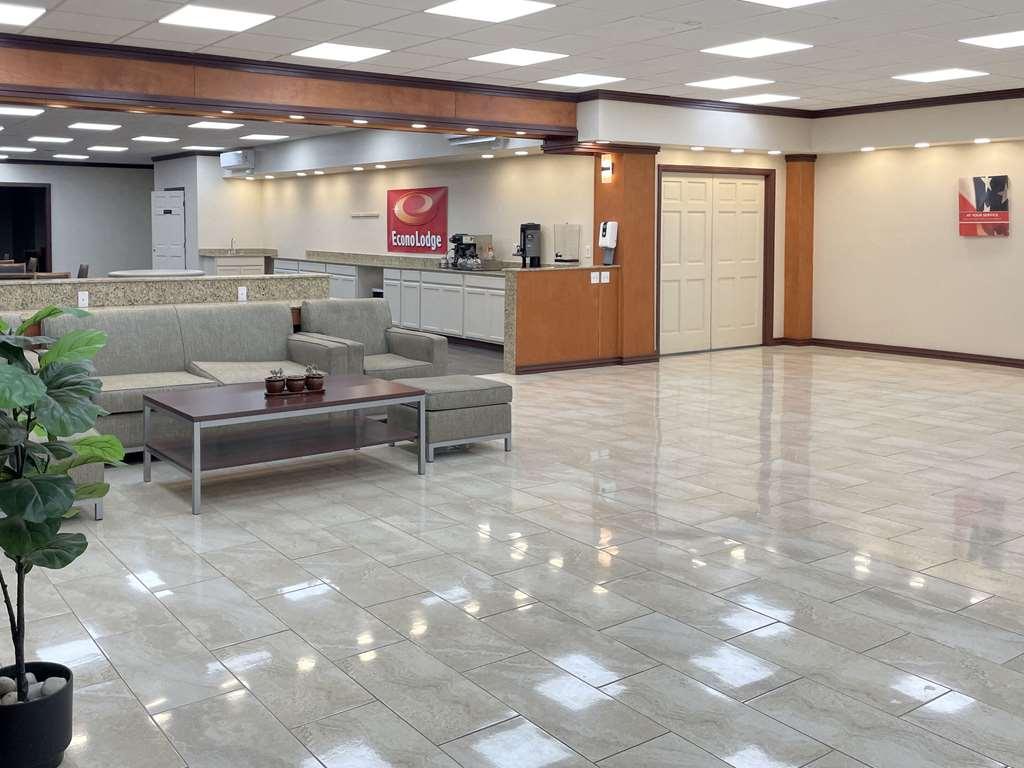 Econo Lodge Ємассі Інтер'єр фото