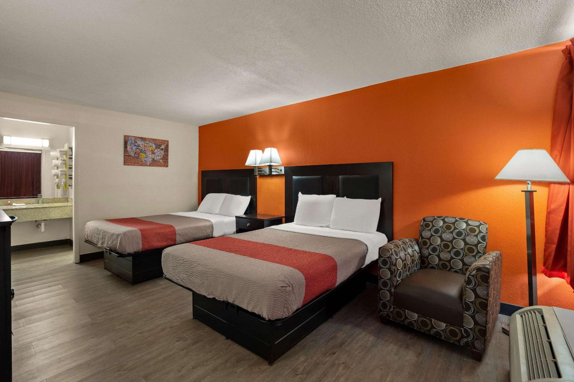 Econo Lodge Ємассі Екстер'єр фото
