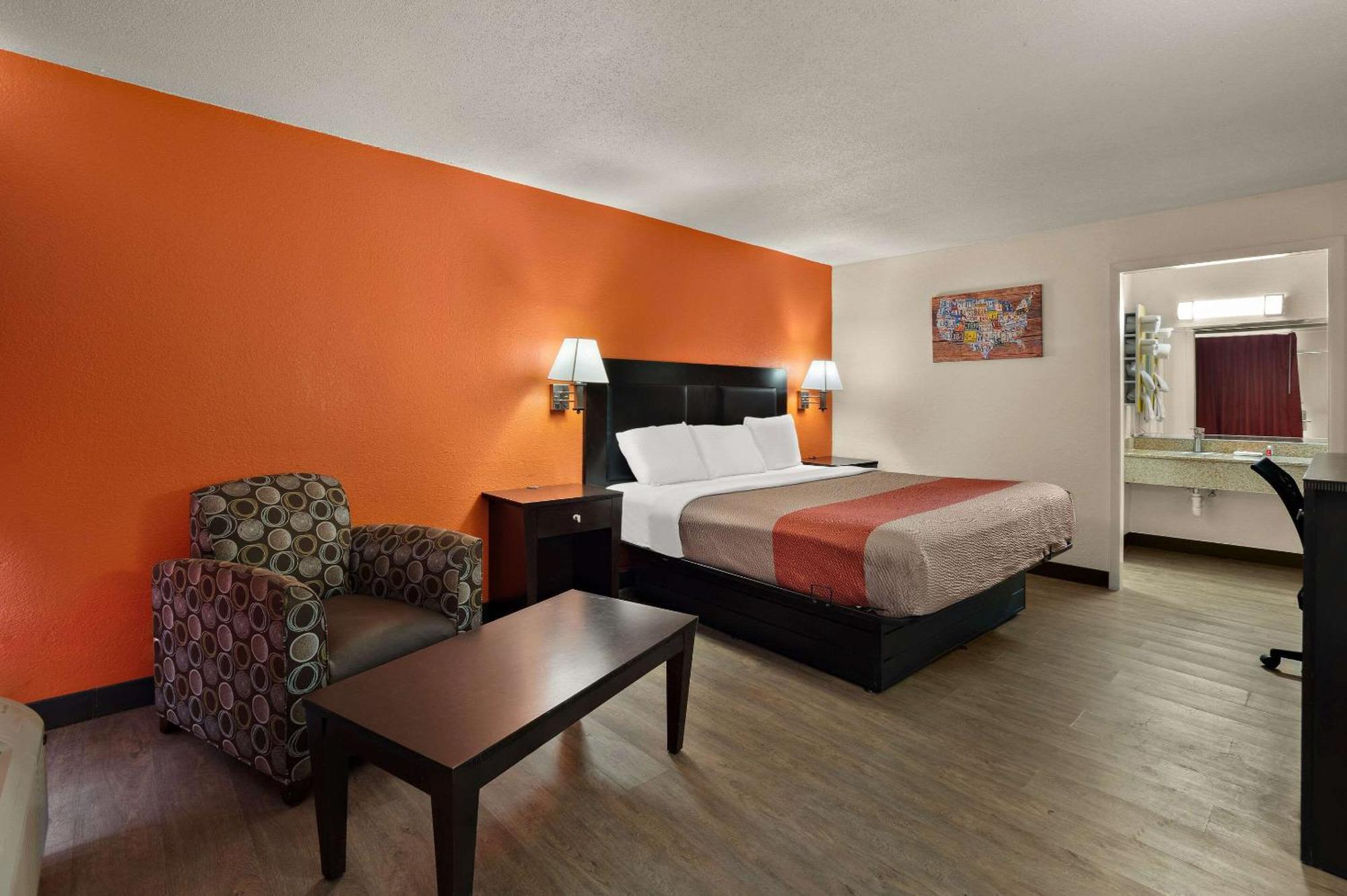 Econo Lodge Ємассі Екстер'єр фото