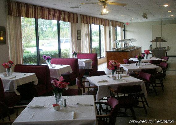 Econo Lodge Ємассі Ресторан фото